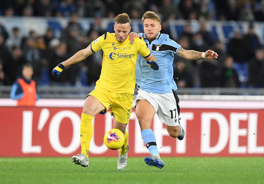 Amir Rrahmani [na foto] e Koray Günter (Hellas Verona): 21 golos sofridos em 22 jogos