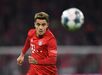 6. Philippe Coutinho - Deu nas vistas no futebol inglês, ao serviço do Liverpool. Saiu pela porta da frente e reforçou o Barcelona. Pelo emblema espanhol, foram 76 jogos, onde marcou um total de 21 golos e 11 assistências, um registo aquém das expectativas geradas pelos adeptos blaugrana. Atualmente, encontra-se emprestado ao Bayern Munique.