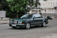 Em Novembro, Tyson lambe as lágrimas da derrota com o Bentley Continental GT, depois de perder o cinturão de campeão WBA contra Evander Holyfield.