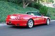 “Não sabia conduzir um Ferrari”, explicando que engrenou a marcha-atrás por engano. “O carro atravessou a montra de uma loja. Foi a minha detenção favorita!”, explicou em 2014 numa entrevista.
