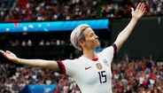 9 - Megan Rapinoe (jogadora do OL Reign)
