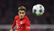 6. Philippe Coutinho - Deu nas vistas no futebol inglês, ao serviço do Liverpool. Saiu pela porta da frente e reforçou o Barcelona. Pelo emblema espanhol, foram 76 jogos, onde marcou um total de 21 golos e 11 assistências, um registo aquém das expectativas geradas pelos adeptos blaugrana. Atualmente, encontra-se emprestado ao Bayern Munique.