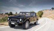 O raro Lamborghini LM002 foi um dos peculiares brinquedos que comprou e que, entretanto, ficou esquecido.