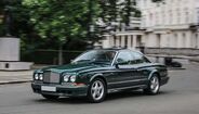 Em Novembro, Tyson lambe as lágrimas da derrota com o Bentley Continental GT, depois de perder o cinturão de campeão WBA contra Evander Holyfield.