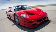 Em 1996, Tyson sai da prisão com os olhos revirados pelos supercarros da Ferrari, após cumprir, entre 1992 e 1995, três dos seis anos a que foi condenado por violação.