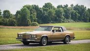 Um Cadillac Eldorado dourado para o “menino de ouro” há 35 anos