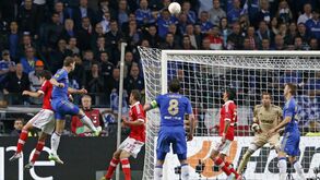 Final de Amesterdão foi há sete anos: sonho do Benfica acabou na cabeça de Ivanovic