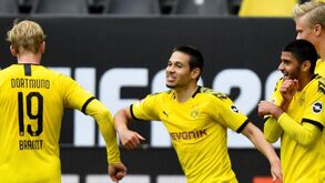 Raphaël Guerreiro de pé quente: veja o segundo golo do português frente ao Schalke 04