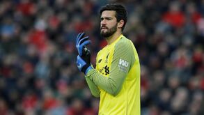 Jack Robinson: «Alisson é como o Pirlo, tem grande conforto com a bola»