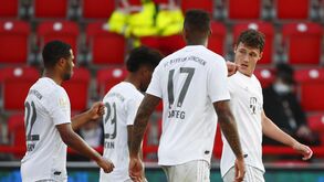 Bayern Munique vence em Berlim e continua isolado no topo