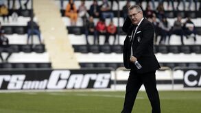 Academia avança por fases