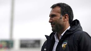 Sérgio Vieira renova pelo Farense