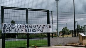 «Sócios, somos a vacina contra o vírus SAD»: tarjas em Matosinhos contestam SAD do Leixões