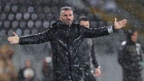 Franceses colocam Ivo Vieira em lista de sucessão a André Villas-Boas