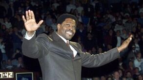 Coronavírus: Patrick Ewing teve alta hospitalar e recupera em casa