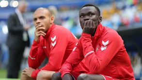 Pione Sisto não é muito certo da cabeça... e tem a quem sair