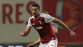 Olympiacos tenta baixar preço de Hassan