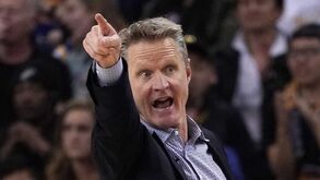 Steve Kerr arrasa Donald Trump: «Não devia ser permitido racistas serem presidentes»