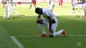 Em memória de George Floyd: o festejo arrepiante de Thuram na Bundesliga