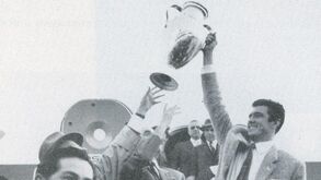 Benfica foi campeão europeu há 59 anos: «Uma loucura, o aeroporto estava cheio para nos receber»