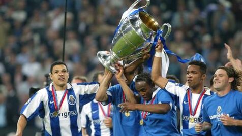 FC Porto chegou ao topo da Europa há 16 anos: as imagens inesquecíveis na vitória sobre o Monaco