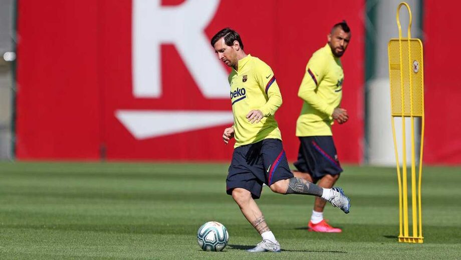 Barcelona protege 'vacas sagradas' no regresso: estará a querer fazer as pazes com Messi?