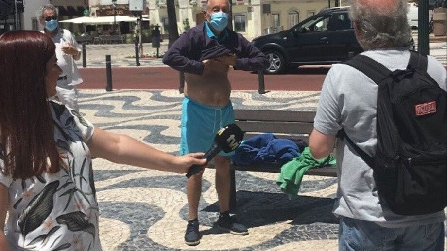 Marcelo Rebelo de Sousa não resistiu e aproveitou o calor para ir à praia