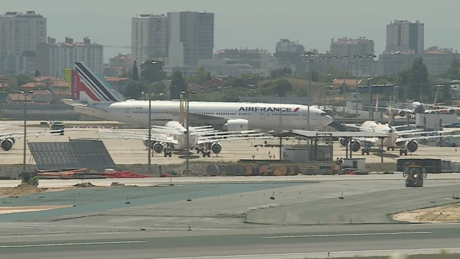 Avião que saiu do Rio de Janeiro com destino a Paris aterra de emergência em Lisboa