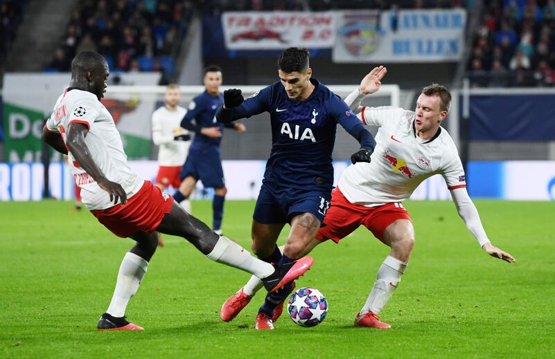 Lukas Klostermann e Dayot Upamecano (RB Leipzig): 31 golos sofridos em 28 jogos