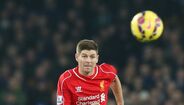 Steven Gerrard - 832 jogos (retirou-se em 2016)