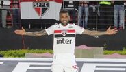 Dani Alves - 869 jogos (São Paulo)