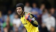 Petr Cech - 879 jogos (retirou-se em 2019)