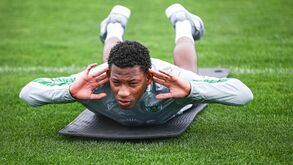 Gonzalo Plata focado em Alvalade