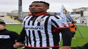 Stanley estende vínculo por uma temporada