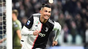 «Efeito Covid foi positivo para Ronaldo»: italianos espantados com forma física do craque