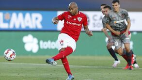 Thiago Santana aponta aos 10 golos