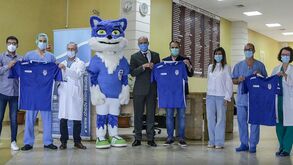 SAD do Feirense doa camisolas ao Hospital São Sebastião