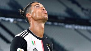 Cristiano Ronaldo ou Messi, quem falha mais penáltis? Argentinos fizeram as contas