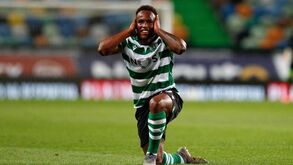 Jovane marcou e celebrou à... Bruno Fernandes