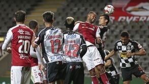 Rolando volta mais de um ano depois 