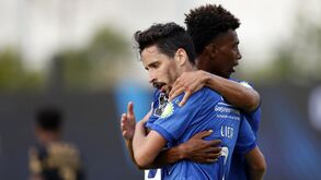 Série de seis jogos sem perder valeu ao plantel do Belenenses SAD uma sardinhada como prémio