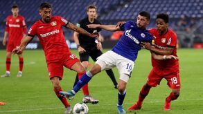 Bayer Leverkusen empata na visita ao Schalke 04 e isola-se no quarto lugar