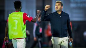 Treinador do Santa Clara assume 'carga emocional acrescida' de jogo com Portimonense