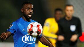 Silvestre Varela difícil em Paços de Ferreira