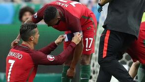 Nani lembra o que disse a Ronaldo depois da lesão do capitão na final do Euro'2016