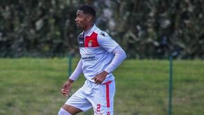 Alexsandro reforça defesa