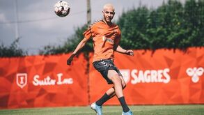 Custódio chama avançado de 17 anos para jogo com Famalicão