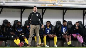 Paulo Sérgio mexe na defesa