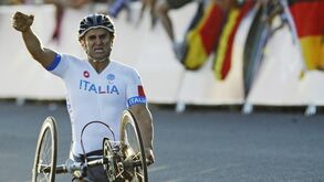 Zanardi sofreu 'graves danos cerebrais' e ficará sedado nos próximos dias