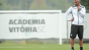 Lateral esquerda órfã para o dérbi